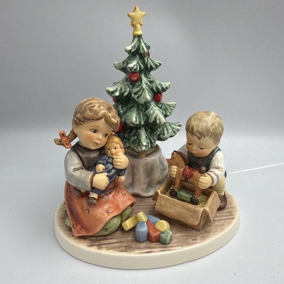 Hummel Other - Rare LE HUMMEL 2263 CHRISTMAS MORNING PRESENT FIGURINE 2330 Out Of 4000
